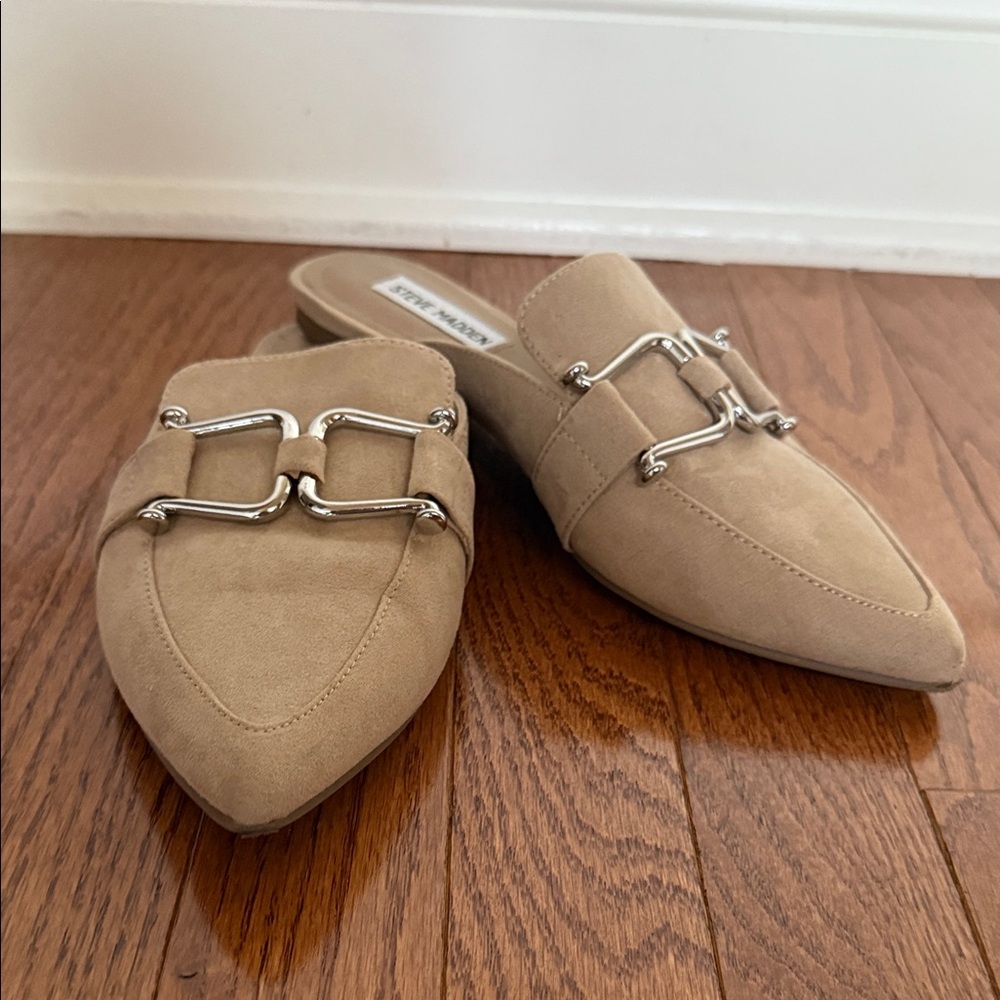 Steve Madden Beige Mules with Silver Accents